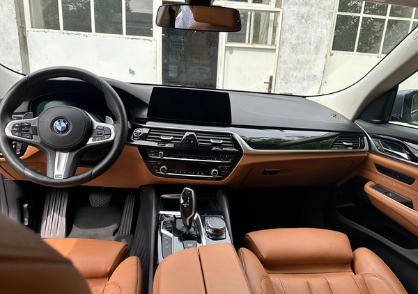 BMW 6GT cena 118000 przebieg: 162000, rok produkcji 2019 z Warszawa małe 352